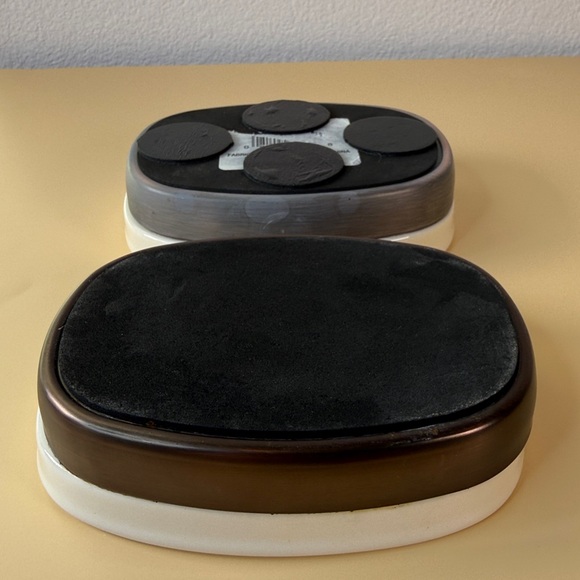 White Ceramic Soap Dishes - Picture 6 of 7